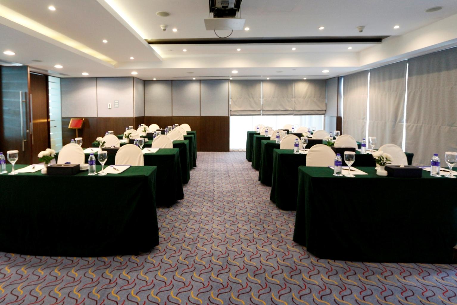 Samaya Hotel Deira Дубай Екстериор снимка