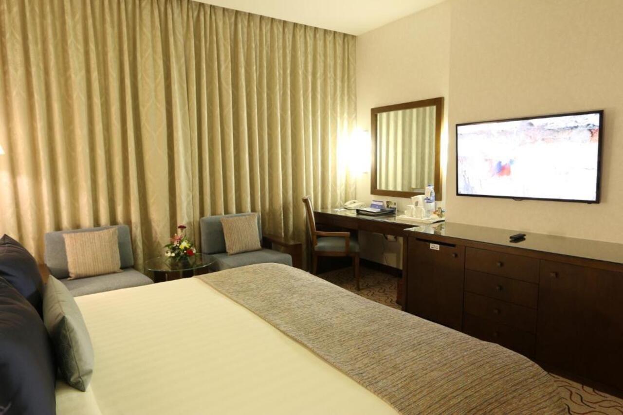 Samaya Hotel Deira Дубай Екстериор снимка