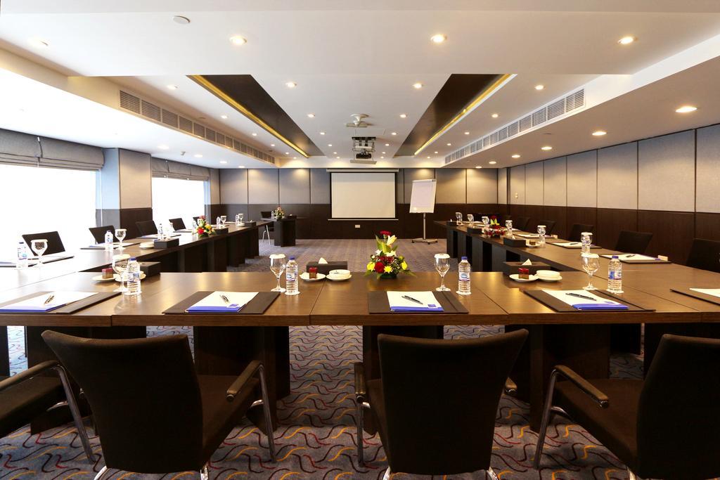 Samaya Hotel Deira Дубай Екстериор снимка