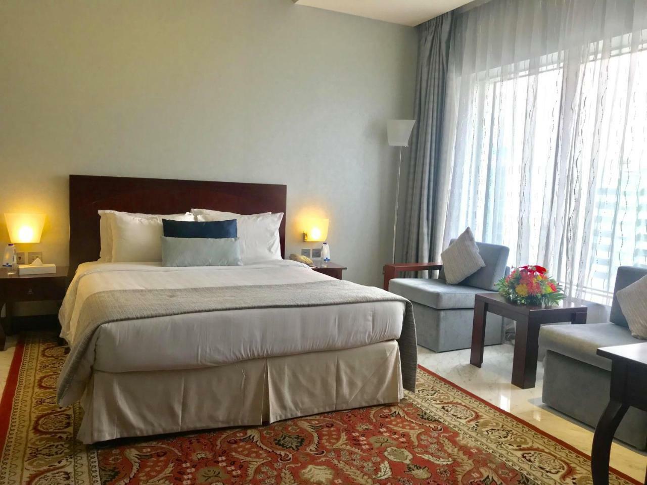 Samaya Hotel Deira Дубай Екстериор снимка