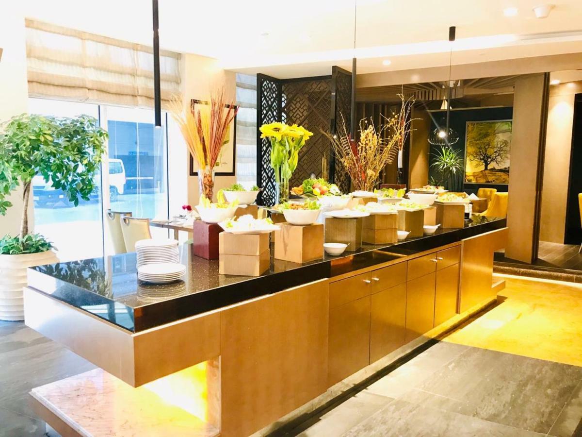 Samaya Hotel Deira Дубай Екстериор снимка